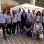 Infermieri tra la gente, col sorriso: «Ma le difficoltà crescono»