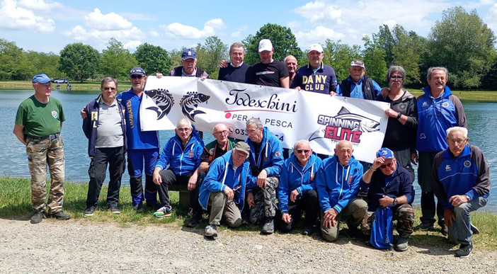 La giornata con i pescatori sul lago Mallone conquista 42 bambini della scuola Montessori La giornata con i pescatori sul lago Mallone conquista 42 bambini della scuola Montessori