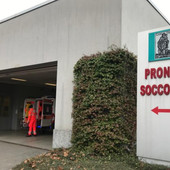 Ambulanza si ribalta sull'autostrada A26: il paziente a bordo portato in codice rosso all'ospedale di Varese