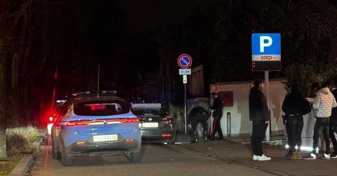 Vandalismo in viale Duca d’Aosta: forate le gomme a un’auto dei Carabinieri