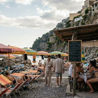 Positano beach club a Fornillo: Pupetto, mare e cucina