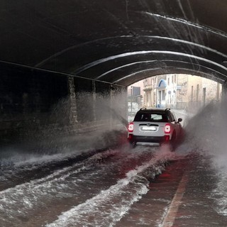 FOTO e VIDEO - Pioggia intensa: sottopassi di nuovo in sofferenza a Gallarate