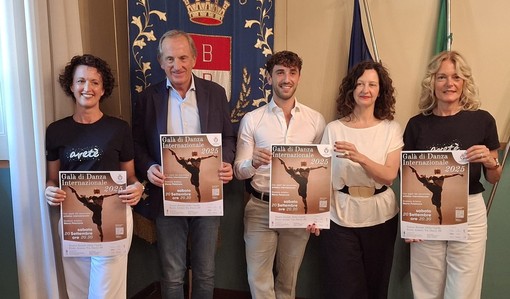 La presentazione del Gala internazionale con, al centro, Marco Palamone