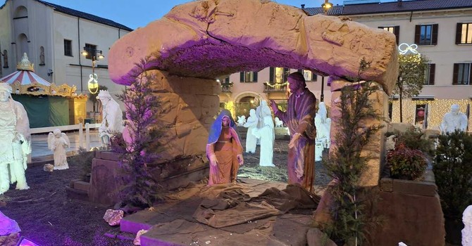 Gesù bambino rapito dal presepe di piazza Santa Maria: il furto, le beffe, l’appello