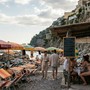 Positano beach club a Fornillo: Pupetto, mare e cucina Positano beach club a Fornillo: Pupetto, mare e cucina