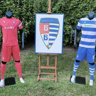 Pro Patria, sale la febbre biancoblù: giovedì la presentazione in piazza della squadra