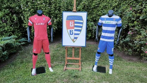 Pro Patria, sale la febbre biancoblù: giovedì la presentazione in piazza della squadra Pro Patria, sale la febbre biancoblù: giovedì la presentazione in piazza della squadra