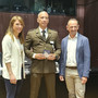 La premiazione dell'agente della polizia cantonale La premiazione dell'agente della polizia cantonale