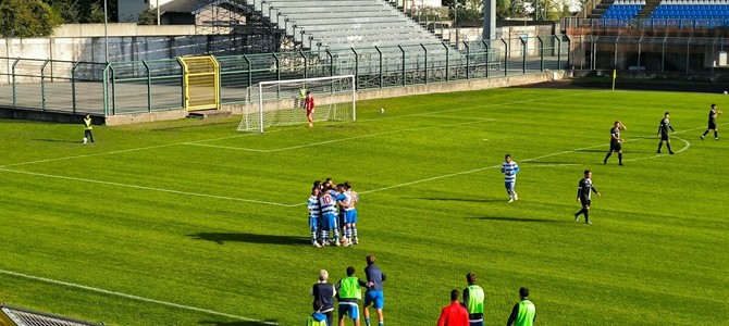 L'esultanza dopo il temporaneo 1-0 di Rossi L'esultanza dopo il temporaneo 1-0 di Rossi