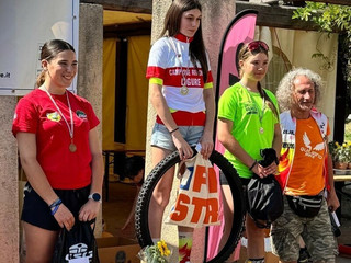 Federica Rusan, in maglia verde, sul podio