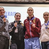 Roberta Dominici, seconda da sinistra, con le altre atlete andate a podio Roberta Dominici, seconda da sinistra, con le altre atlete andate a podio