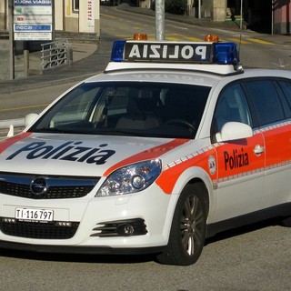 Incendio in un centro commerciale del Canton Ticino: duecento persone evacuate