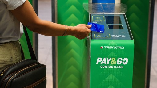 Treni Varese-Milano, il biglietto ora si compra con due “tap”: arriva Pay&Go Treni Varese-Milano, il biglietto ora si compra con due “tap”: arriva Pay&Go