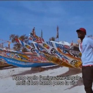 VIDEO. &quot;Il mare è pericoloso, resta in Senegal&quot;: la canzone della Regione Piemonte contro la migrazione clandestina
