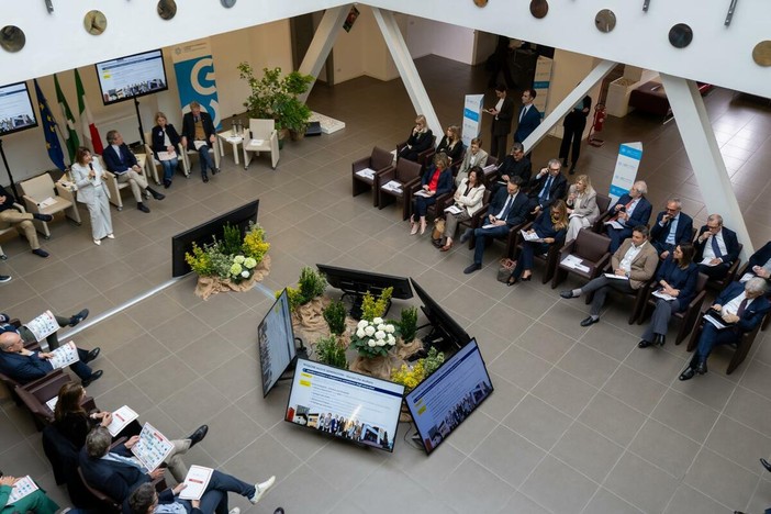 La platea dell'incontro a Ville Ponti