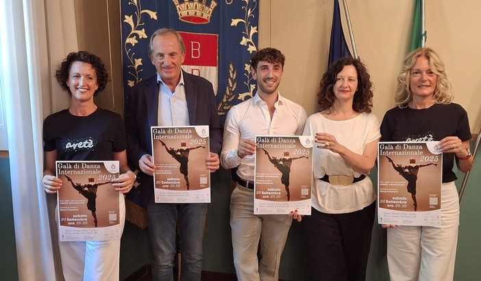 La presentazione del Gala internazionale con, al centro, Marco Palamone