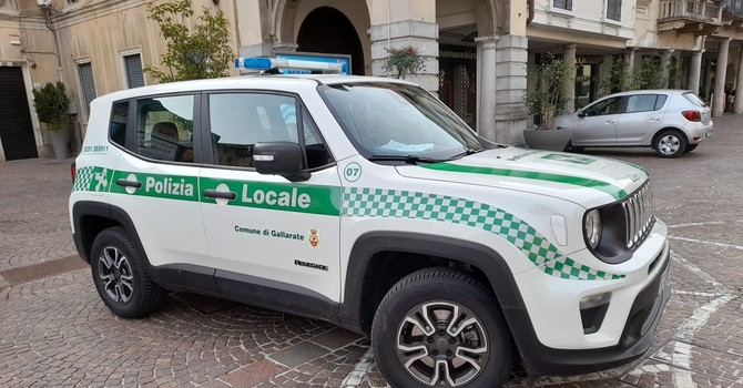 Gallarate, doppio encomio solenne alla Polizia Locale: premiati dieci agenti Gallarate, doppio encomio solenne alla Polizia Locale: premiati dieci agenti