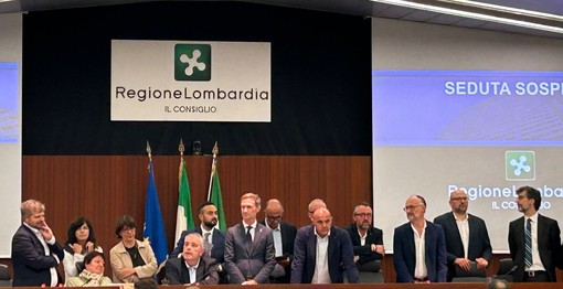 Caccia, scontro durissimo in Regione. L’opposizione occupa l’aula, 14 consiglieri espulsi
