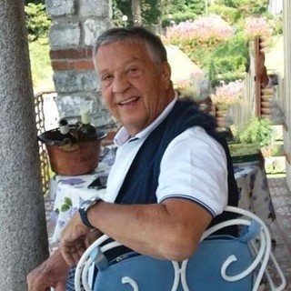 Renato Pozzetto in una foto del 2022 alla Locanda Pozzetto