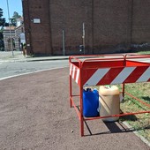 Le taniche transennate vicino al cimitero