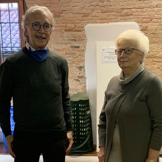 Roberto Puricelli, presidente Rotary club Varese, a dx Donatella Magnoni, Movimento e Centro di Aiuto alla Vita