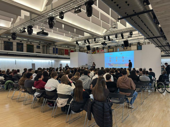 Giovani e lavoro: oltre 160 studenti al campus Reti per “Start-up your future”