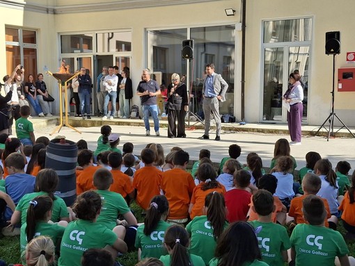 Gli assessori Albani, Colombo e Folegani salutano i bambini della primaria