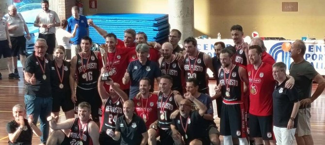 Il Real Busto cala il bis a Inverigo: è campione regionale CSI di basket Il Real Busto cala il bis a Inverigo: è campione regionale CSI di basket