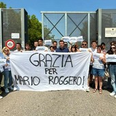 Roggero, Salvini dopo la visita in carcere: «È sereno e ci siamo abbracciati, sarei orgoglioso di poterlo candidare» Roggero, Salvini dopo la visita in carcere: «È sereno e ci siamo abbracciati, sarei orgoglioso di poterlo candidare»