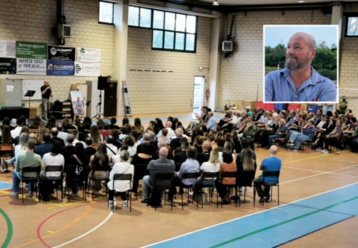 L'ultimo grande applauso a Roberto Luoni: a Castellanza il commosso "non funerale" del coach L'ultimo grande applauso a Roberto Luoni: a Castellanza il commosso "non funerale" del coach