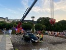 L'auto finita nel lago a Stresa (foto dei vigili del fuoco)