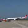 L'aereo atterrato a Malpensa dalla Turchia con a bordo le salme dei sub italiani morti alle Maldive L'aereo atterrato a Malpensa dalla Turchia con a bordo le salme dei sub italiani morti alle Maldive