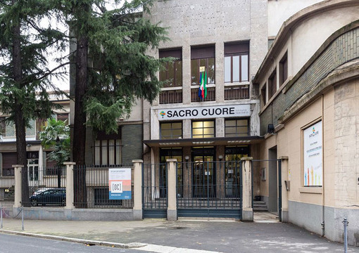 La sede di via Bonomi (Foto dal sito della scuola)