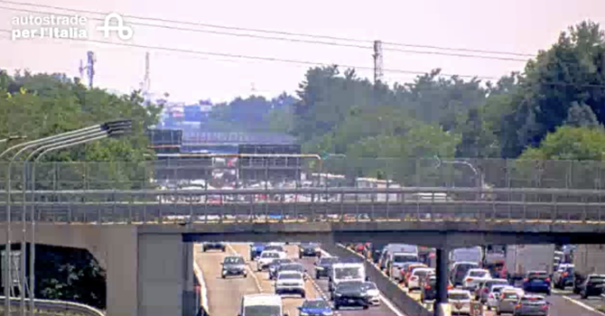 La coda dopo l'incidente vista dalla webcam di Autostrade per l'Italia