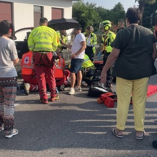 I soccorsi in azione dopo l'incidente (foto dal gruppo Facebook Daveri"