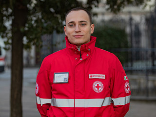 La Cri di Busto alla partenza di “BA è Natale” (foto Luca Micheli)