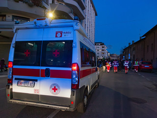 La Cri di Busto alla partenza di “BA è Natale” (foto Luca Micheli)
