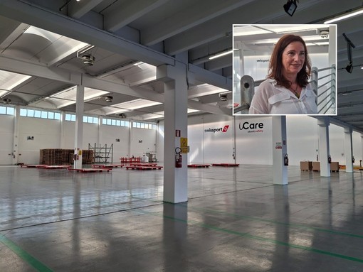Il magazzino Swissport. Nel riquadro Marina Bottelli
