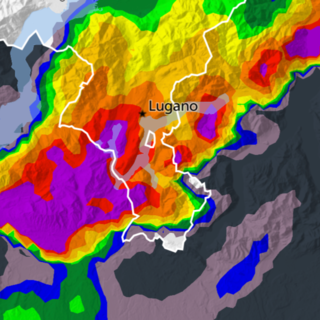 Mancano ancora parecchie ore e la situazione è in evoluzione, ma questa è al momento la situazione prevista dal radar di MeteoSvizzera per questa sera con il passaggio di un forte fronte temporalesco (sotto il viola c'è grandine)