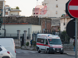 La Cri di Busto alla partenza di “BA è Natale” (foto Luca Micheli)