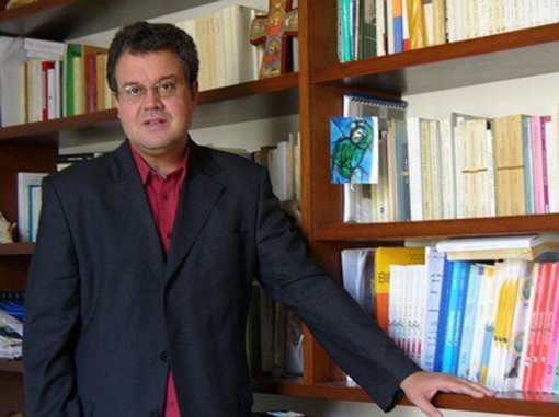 Ucid, l’uomo nell’epoca dell’intelligenza artificiale con il filosofo Silvano Petrosino Ucid, l’uomo nell’epoca dell’intelligenza artificiale con il filosofo Silvano Petrosino