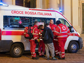 La Cri di Busto alla partenza di “BA è Natale” (foto Luca Micheli)