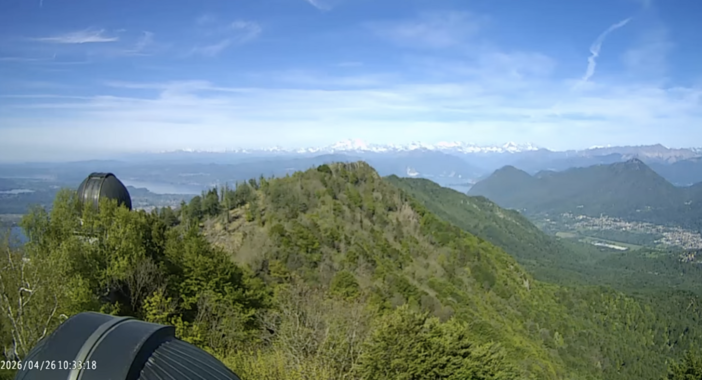 Una domenica di sole sul Varesotto (foto webcam Centro Geofisico Prealpino)