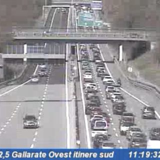 La coda sulla diramazione vista dalle webcam di Autostrade per l'Italia