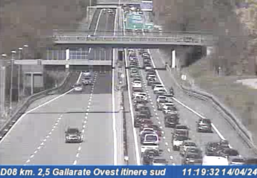 La coda sulla diramazione vista dalle webcam di Autostrade per l'Italia