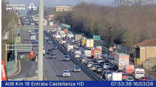 La situazione del traffico a Castellanza (foto webcam Autostrade per l'Italia)