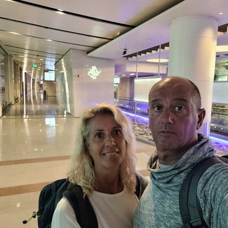 Sonia e Stefano, inevitabilmente in aeroporto Sonia e Stefano, inevitabilmente in aeroporto