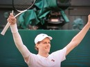 Sinner re di Wimbledon: la storia è scritta sull'erba sacra Sinner re di Wimbledon: la storia è scritta sull'erba sacra
