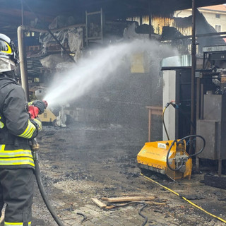 L'intervento dei vigili del fuoco a Samarate