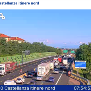 Code sull'Autostrada dei Laghi causate dall'incidente di stamattina (screen tratto dalle immagini della webcam di Autostrade per l'Italia)